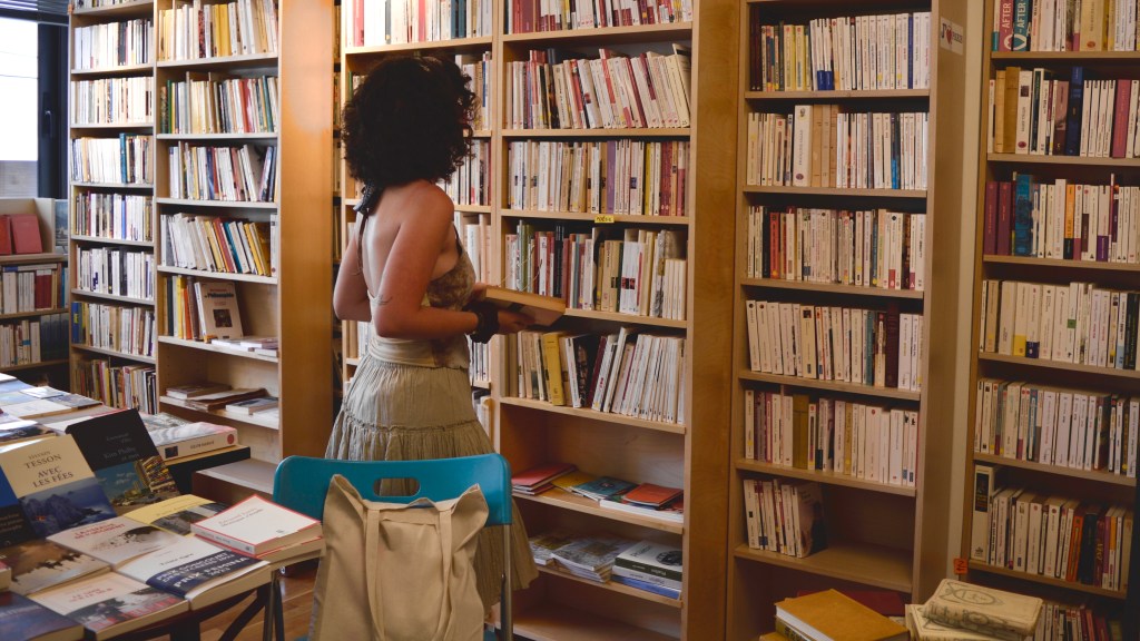 ΛΕΞΙΚΟΠΩΛΕΙΟ - βιβλία και βατράχια